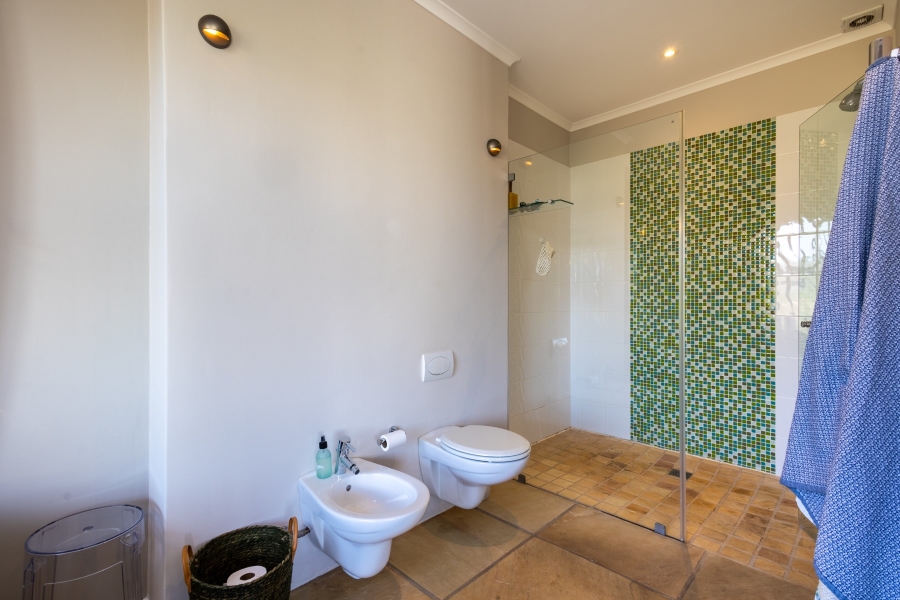 4 Bedroom Property for Sale in Whale Rock Beach Western Cape